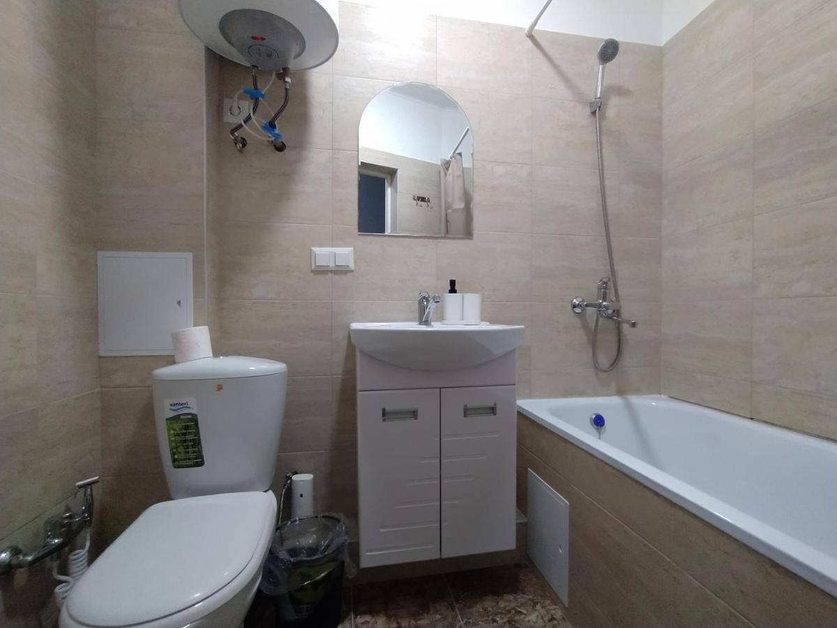 Aura On Sydykova Street 290 Apartman Biskek Kültér fotó